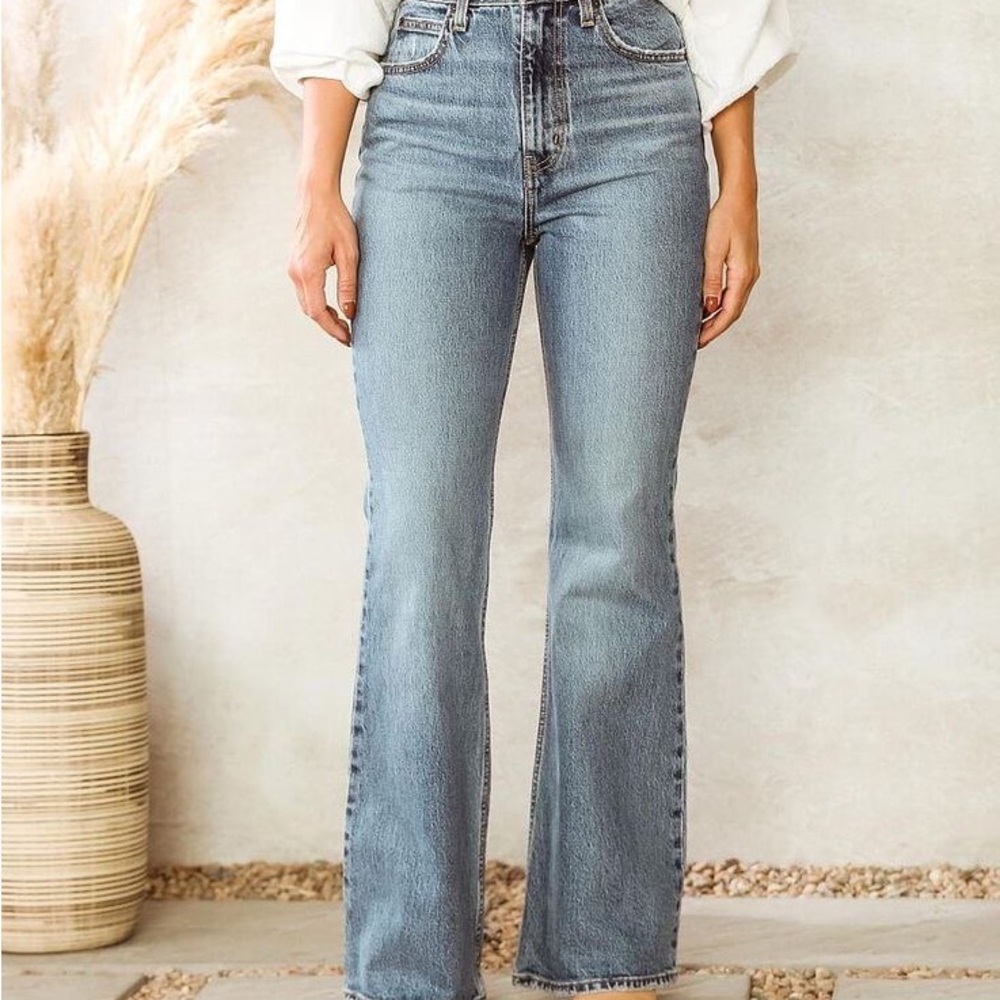 Levi’s 70s High Rise Flare